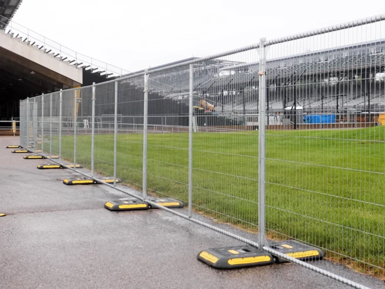 Fence (2) (scrolling panel page)